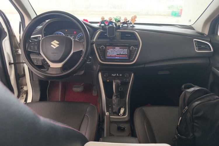 Used Suzuki S-Cross 2014 1.6L CVT Two-Wheel Drive Elite Version Center Console