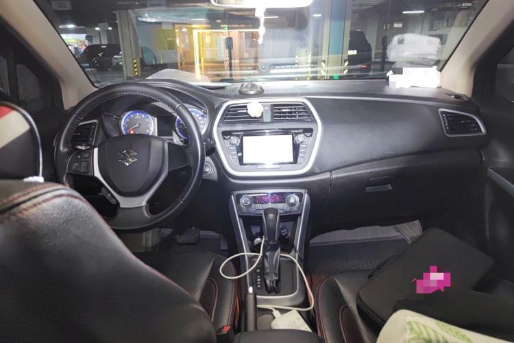 Used Suzuki S-Cross 2014 1.6L CVT Two-Wheel Drive Elite Version Center Console