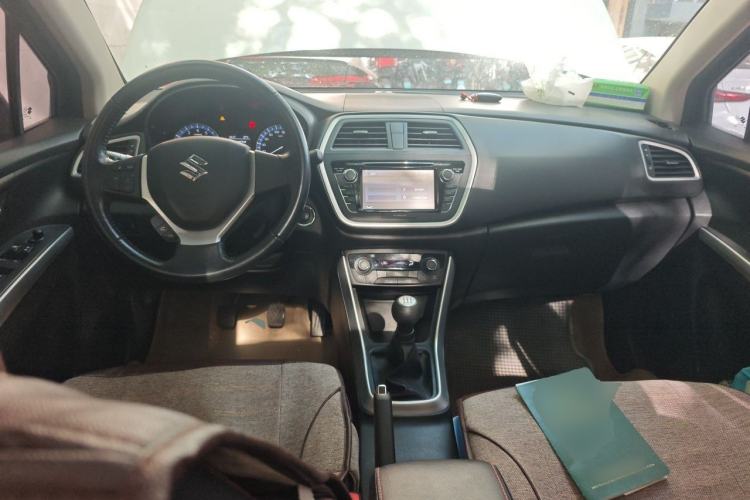 Used Suzuki S-Cross 2014 1.6L Manual Two-Wheel Drive Elite Model Center Console