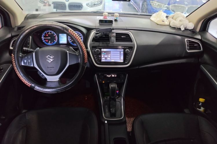Used Suzuki S-Cross 2014 1.6L CVT Two-Wheel Drive Elite Version Center Console