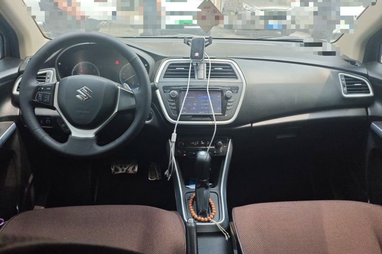 Used Suzuki S-Cross 2014 1.6L CVT Two-Wheel Drive Elite Version Center Console