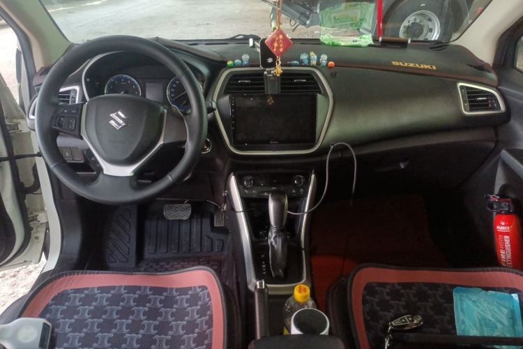 Used Suzuki S-Cross 2014 1.6L CVT Two-Wheel Drive Elite Version Center Console
