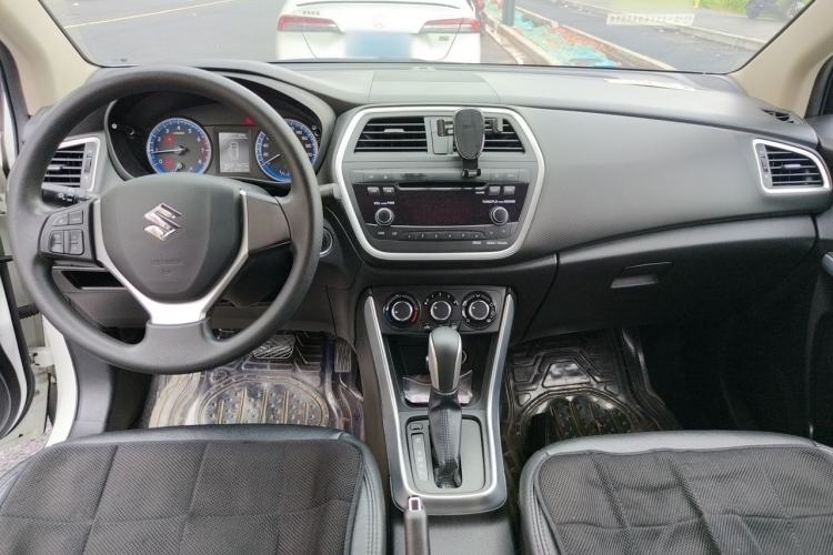 Used Suzuki S-Cross 2014 1.6L CVT Two-Wheel Drive Entry Model Center Console