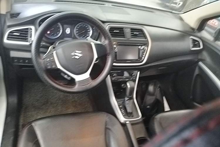 Used Suzuki S-Cross 2014 1.6L CVT Two-Wheel Drive Elite Version Center Console