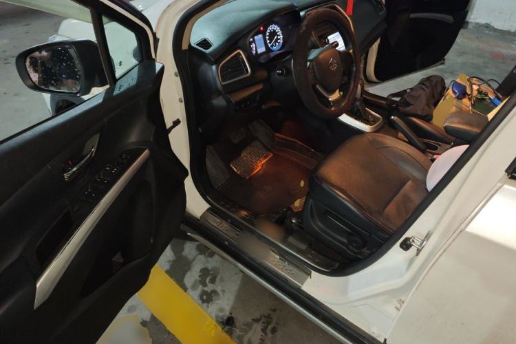 Used Suzuki S-Cross 2014 1.6L CVT Two-Wheel Drive Elite Version Driver Seat