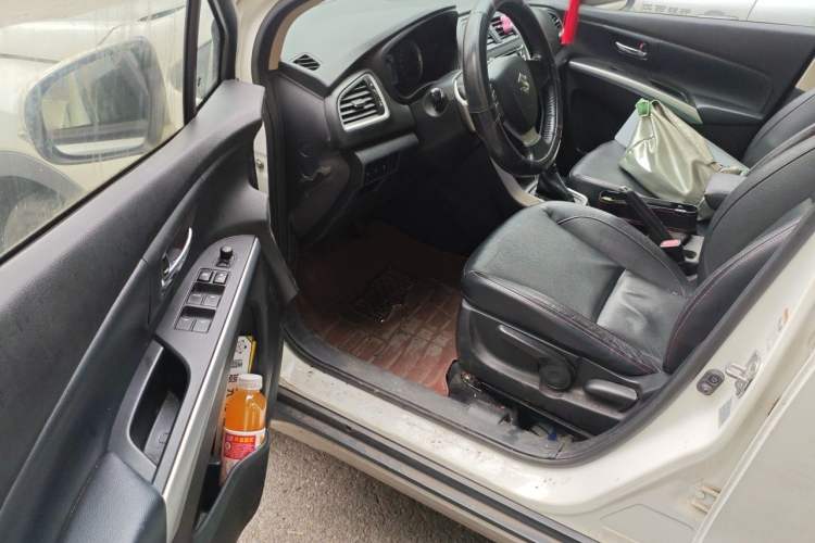 Used Suzuki S-Cross 2014 1.6L CVT Two-Wheel Drive Elite Version Driver Seat
