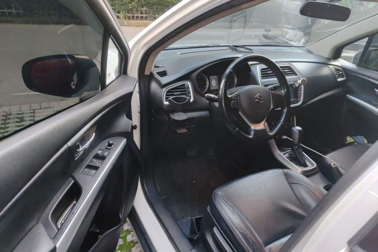 Used Suzuki S-Cross 2014 1.6L CVT Two-Wheel Drive Elite Version Driver Seat