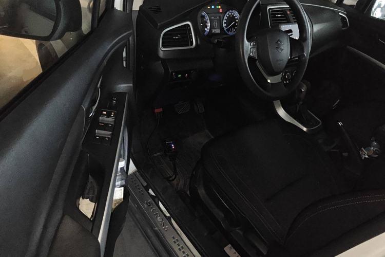 Used Suzuki S-Cross 2014 1.6L CVT Two-Wheel Drive Entry Model Driver Seat