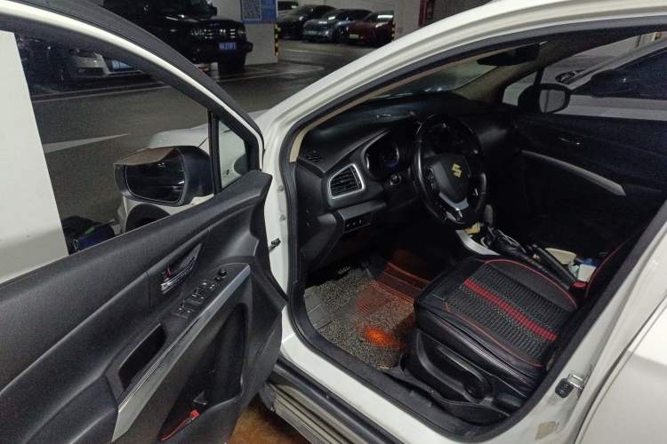 Used Suzuki S-Cross 2014 1.6L CVT Two-Wheel Drive Elite Version Driver Seat
