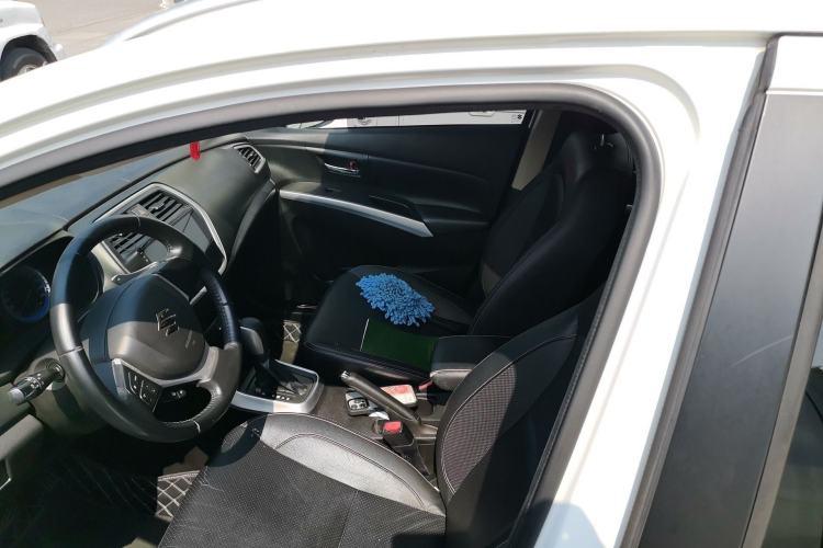 Used Suzuki S-Cross 2014 1.6L CVT Two-Wheel Drive Elite Version Driver Seat