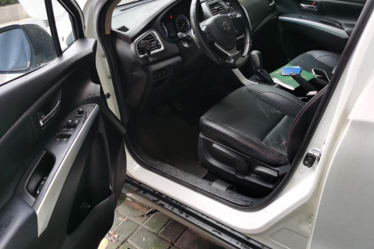 Used Suzuki S-Cross 2014 1.6L CVT Two-Wheel Drive Elite Version Driver Seat