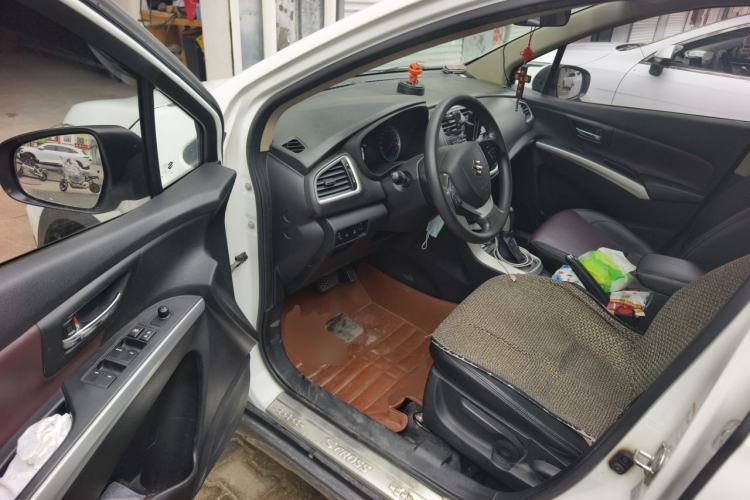 Used Suzuki S-Cross 2014 1.6L CVT Two-Wheel Drive Entry Model Driver Seat
