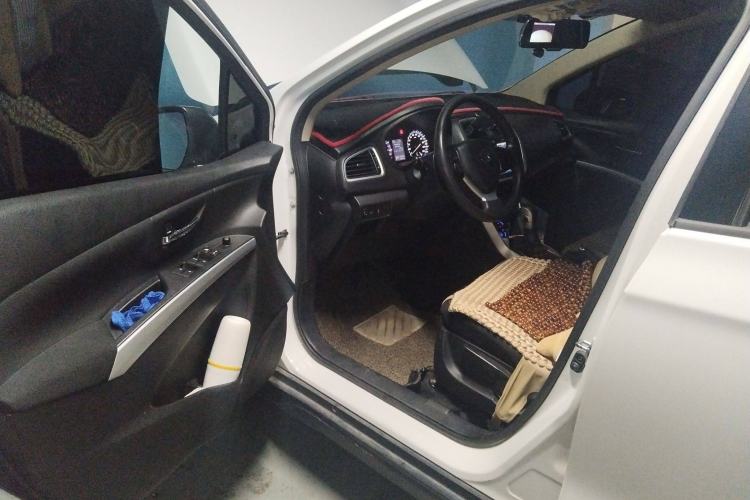 Used Suzuki S-Cross 2014 1.6L CVT Two-Wheel Drive Entry Model Driver Seat