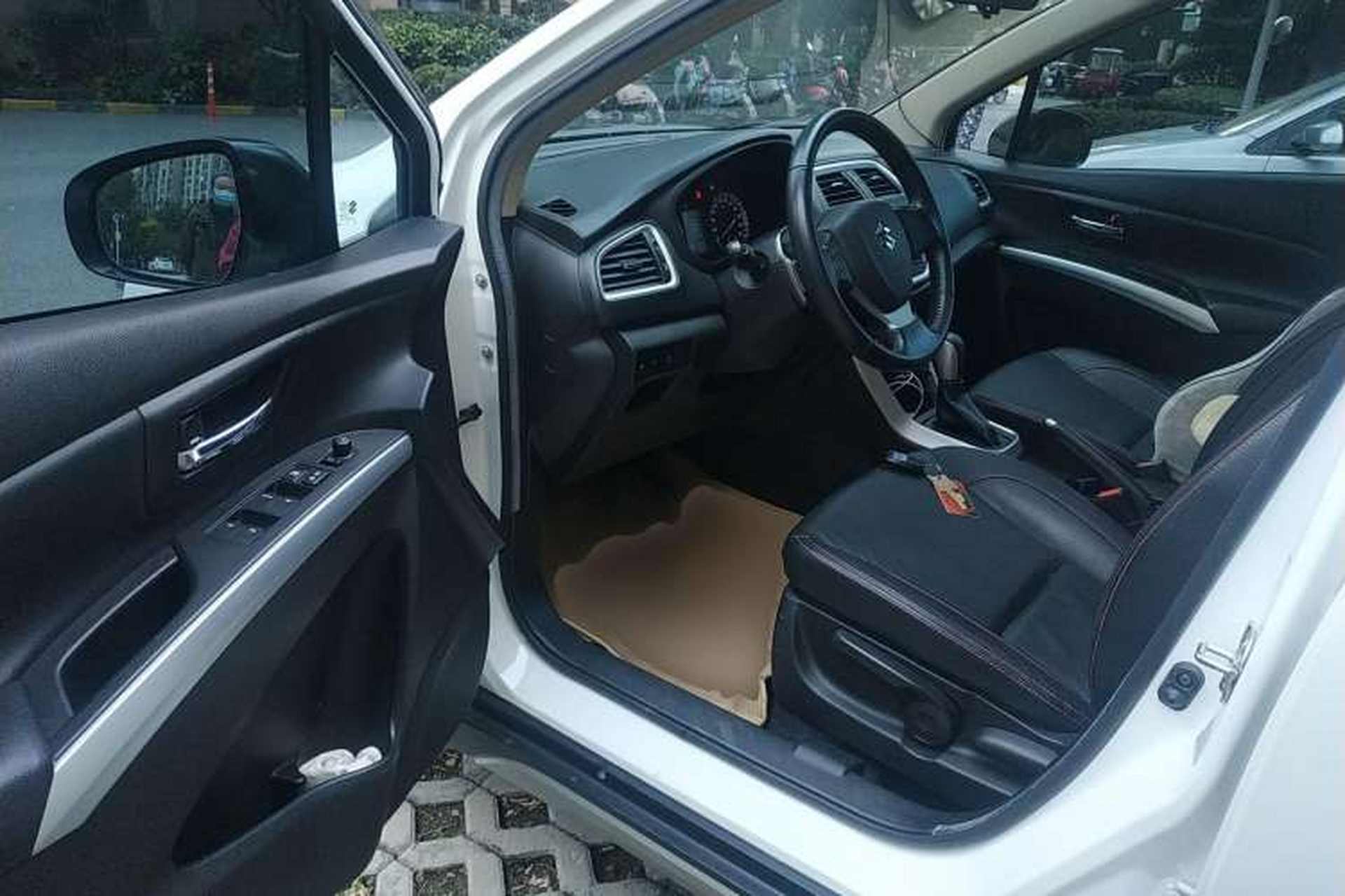 Used Suzuki S-Cross 2014 1.6L CVT Two-Wheel Drive Elite Version Driver Seat