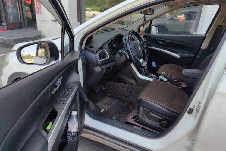 Used Suzuki S-Cross 2014 1.6L CVT Four-Wheel Drive Luxury Version Driver Seat
