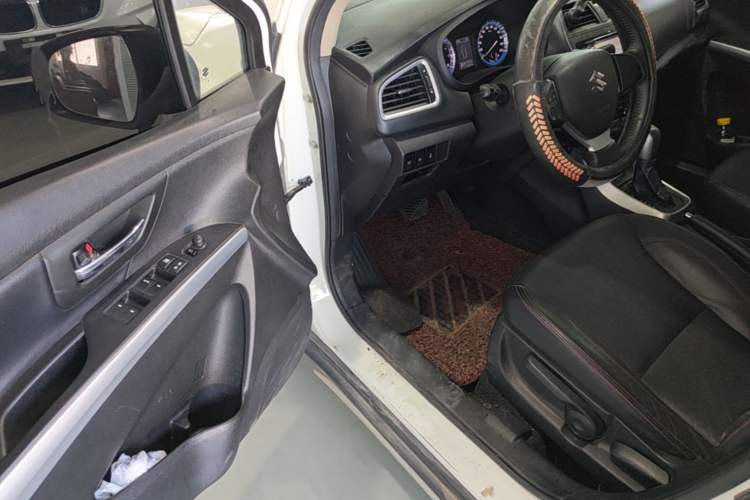 Used Suzuki S-Cross 2014 1.6L CVT Two-Wheel Drive Elite Version Driver Seat