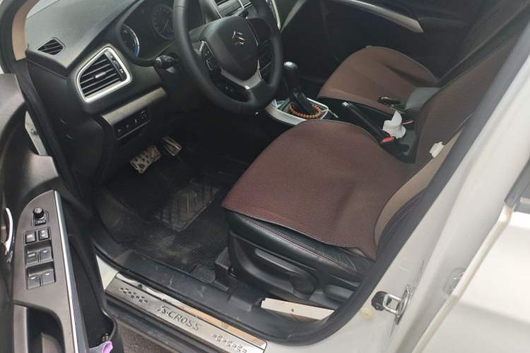 Used Suzuki S-Cross 2014 1.6L CVT Two-Wheel Drive Elite Version Driver Seat
