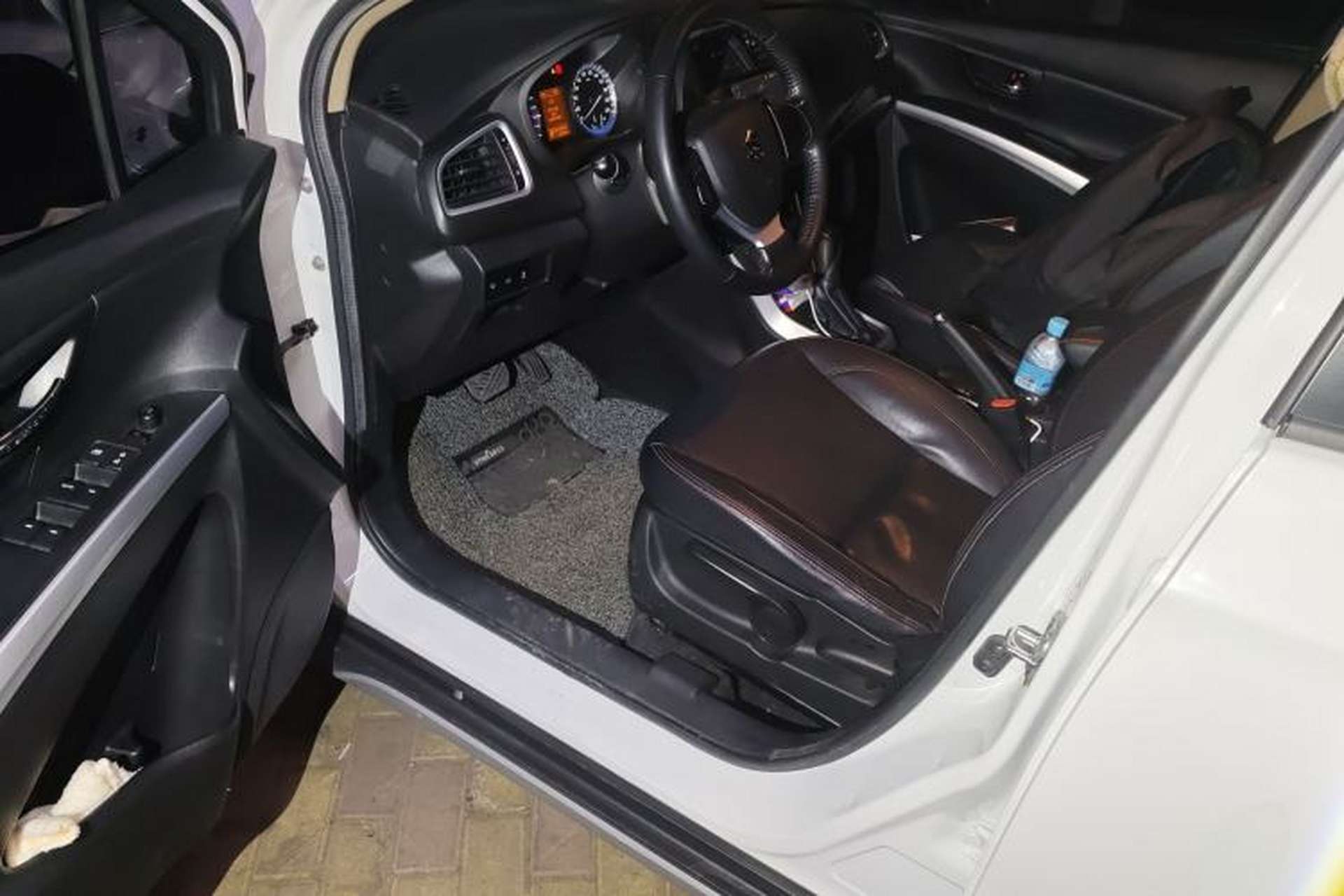 Used Suzuki S-Cross 2014 1.6L CVT Two-Wheel Drive Elite Version Driver Seat