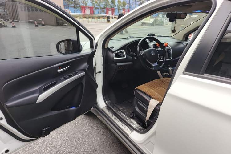 Used Suzuki S-Cross 2014 1.6L CVT Two-Wheel Drive Elite Version Driver Seat