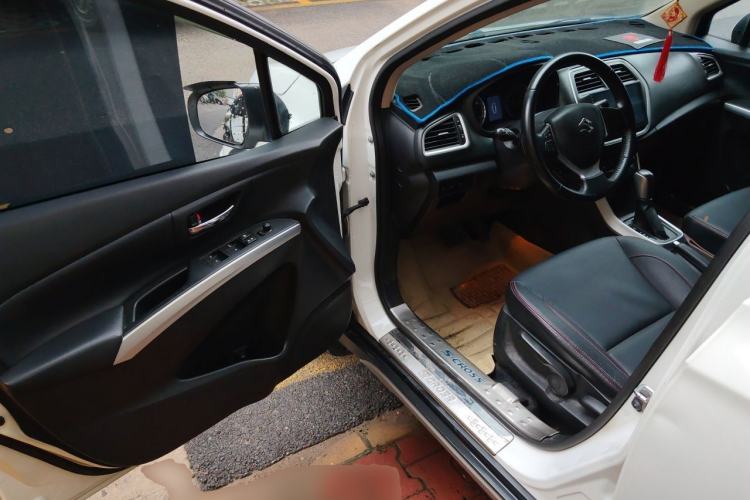 Used Suzuki S-Cross 2014 1.6L CVT Two-Wheel Drive Elite Version Driver Seat