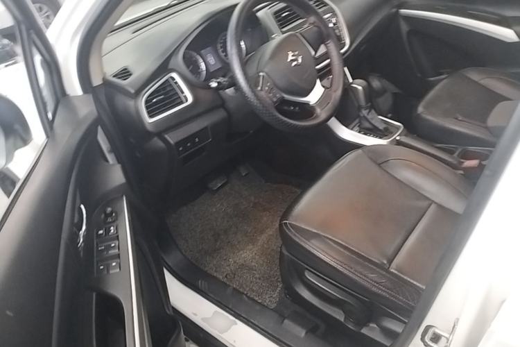 Used Suzuki S-Cross 2014 1.6L CVT Two-Wheel Drive Elite Version Driver Seat