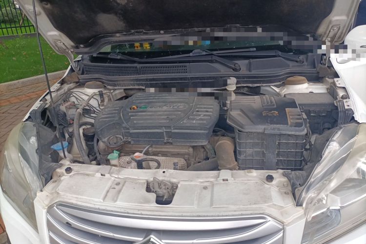 Used Suzuki S-Cross 2014 1.6L CVT Two-Wheel Drive Entry Model Engine Bay