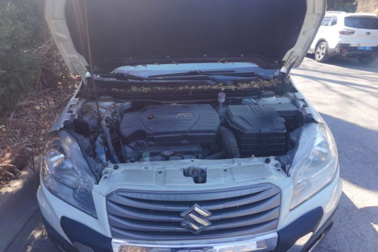 Used Suzuki S-Cross 2014 1.6L CVT Two-Wheel Drive Entry Model Engine Bay