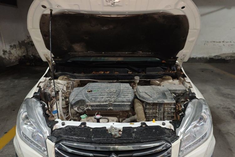 Used Suzuki S-Cross 2014 1.6L CVT Two-Wheel Drive Elite Version Engine Bay