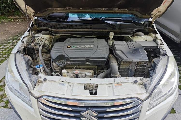Used Suzuki S-Cross 2014 1.6L CVT Two-Wheel Drive Elite Version Engine Bay
