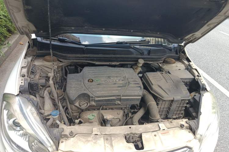 Used Suzuki S-Cross 2014 1.6L CVT Two-Wheel Drive Elite Version Engine Bay
