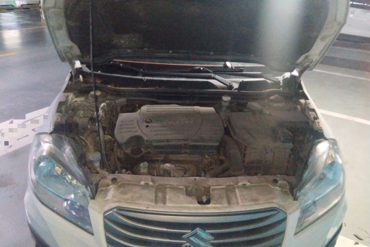 Used Suzuki S-Cross 2014 1.6L CVT Two-Wheel Drive Entry Model Engine Bay