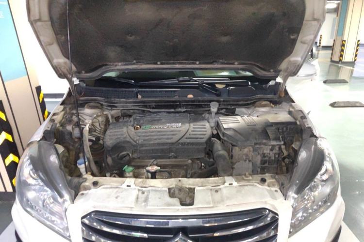 Used Suzuki S-Cross 2014 1.6L CVT Two-Wheel Drive Elite Version Engine Bay