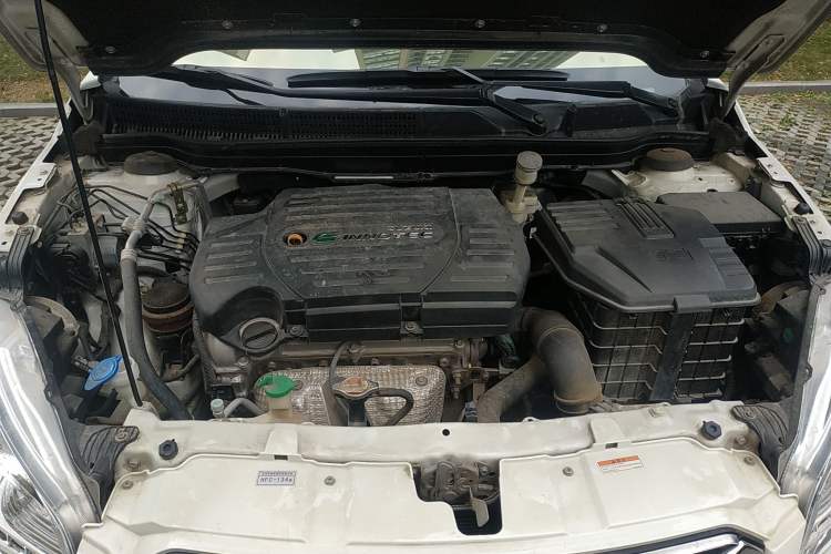 Used Suzuki S-Cross 2014 1.6L CVT Two-Wheel Drive Elite Version Engine Bay
