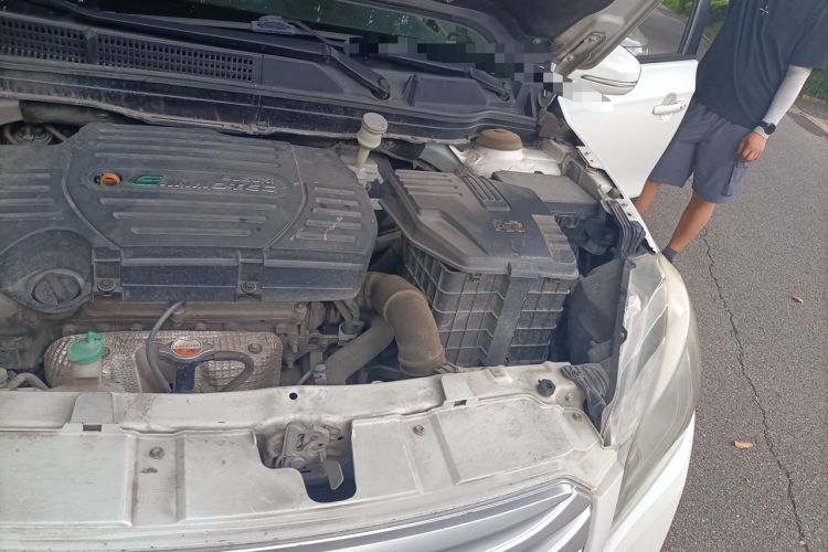 Used Suzuki S-Cross 2014 1.6L CVT Two-Wheel Drive Entry Model Engine Bay Left