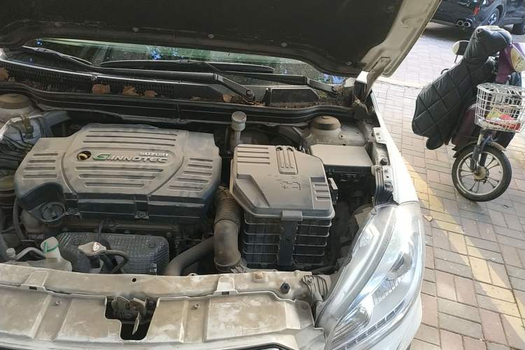 Used Suzuki S-Cross 2014 1.6L CVT Two-Wheel Drive Elite Version Engine Bay Left
