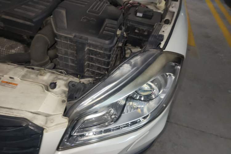 Used Suzuki S-Cross 2014 1.6L CVT Four-Wheel Drive Luxury Version Engine Bay Left