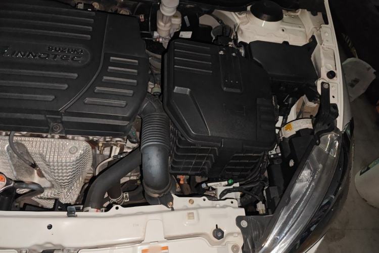Used Suzuki S-Cross 2014 1.6L CVT Two-Wheel Drive Elite Version Engine Bay Left