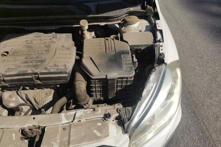 Used Suzuki S-Cross 2014 1.6L CVT Two-Wheel Drive Elite Version Engine Bay Left