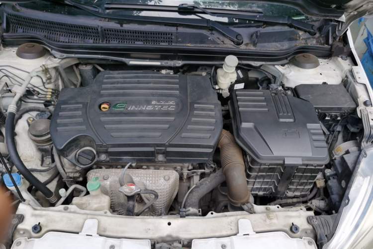 Used Suzuki S-Cross 2014 1.6L CVT Two-Wheel Drive Elite Version Engine Bay Left