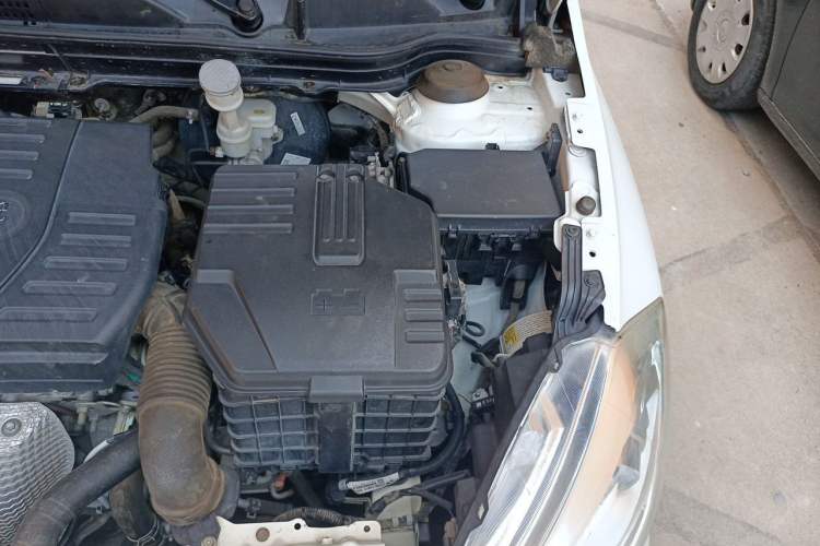 Used Suzuki S-Cross 2014 1.6L CVT Four-Wheel Drive Luxury Version Engine Bay Left