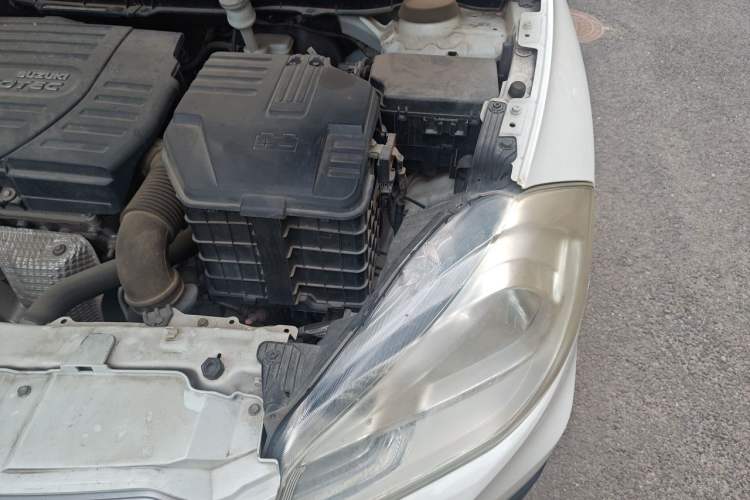 Used Suzuki S-Cross 2014 1.6L CVT Two-Wheel Drive Entry Model Engine Bay Left