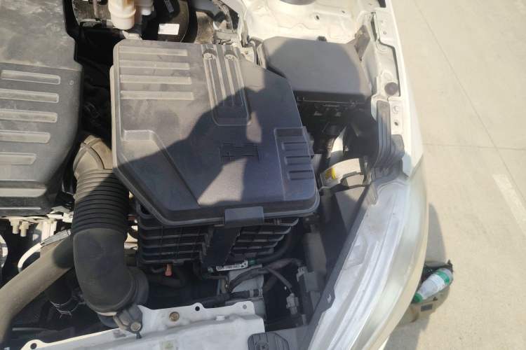 Used Suzuki S-Cross 2014 1.6L CVT Two-Wheel Drive Elite Version Engine Bay Left