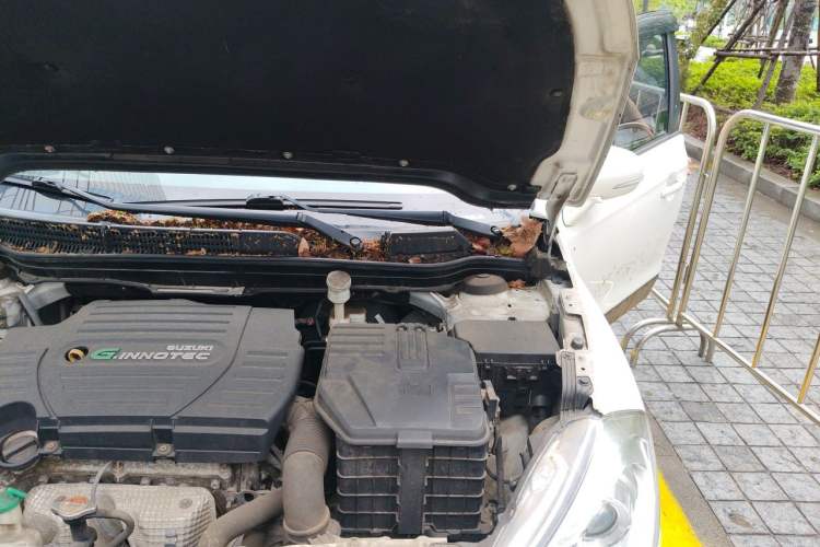 Used Suzuki S-Cross 2014 1.6L CVT Two-Wheel Drive Elite Version Engine Bay Left