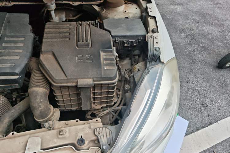 Used Suzuki S-Cross 2014 1.6L Manual Two-Wheel Drive Elite Model Engine Bay Left