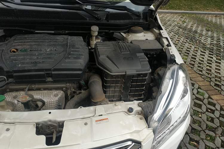 Used Suzuki S-Cross 2014 1.6L CVT Two-Wheel Drive Elite Version Engine Bay Left