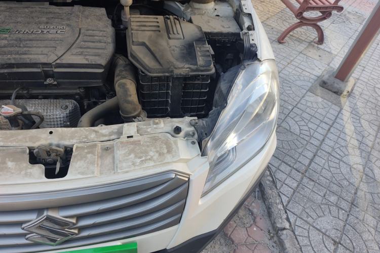 Used Suzuki S-Cross 2014 1.6L CVT Two-Wheel Drive Entry Model Engine Bay Left