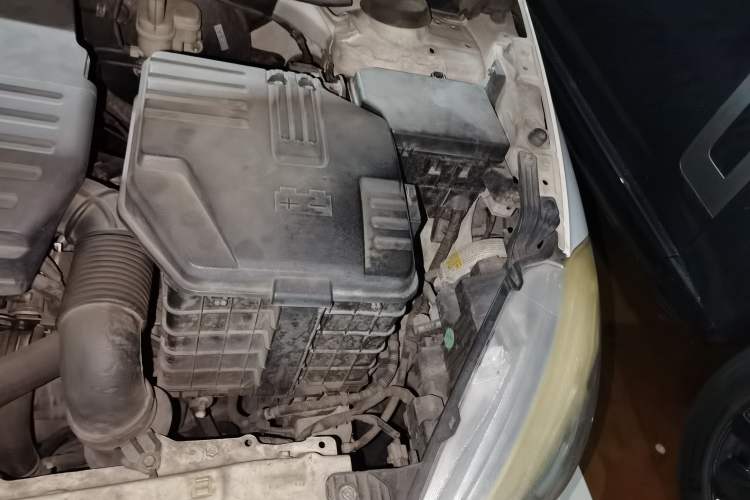 Used Suzuki S-Cross 2014 1.6L CVT Two-Wheel Drive Elite Version Engine Bay Left