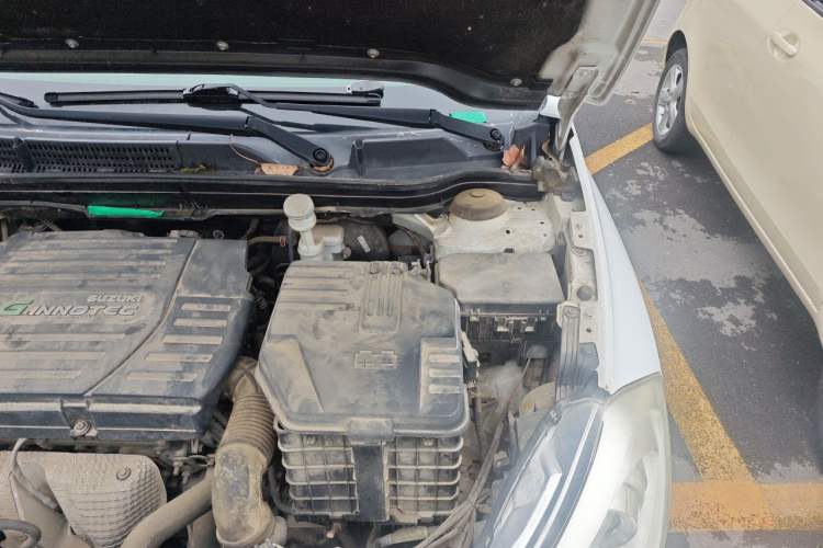 Used Suzuki S-Cross 2014 1.6L CVT Two-Wheel Drive Elite Version Engine Bay Left