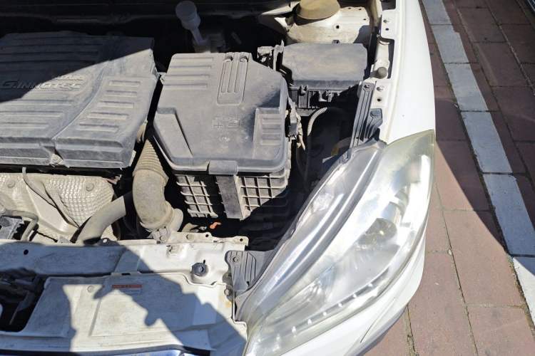Used Suzuki S-Cross 2014 1.6L CVT Two-Wheel Drive Elite Version Engine Bay Left