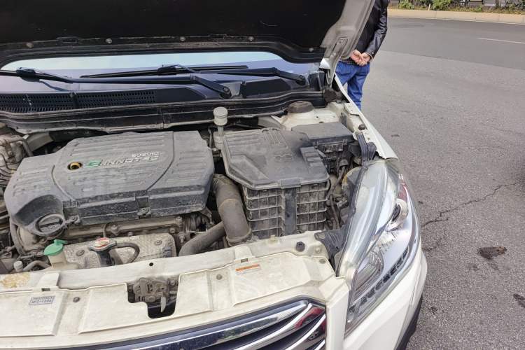 Used Suzuki S-Cross 2014 1.6L CVT Two-Wheel Drive Elite Version Engine Bay Left